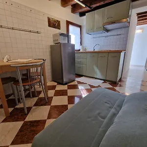veneziacentopercento-rooms-and-apartments.hotelinveneto.com/